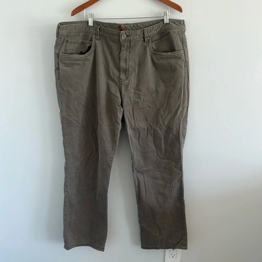 Tommy bahama a‎ jeans taupe color 42/30